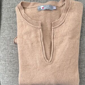 Tina Stephens Women's V-Neck Sweater - Beige
